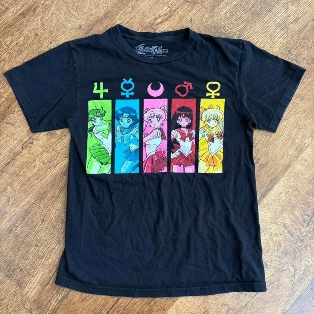 black Sailor Moon graphic t-shirt with flaw
